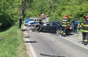 Opt răniți într-un accident