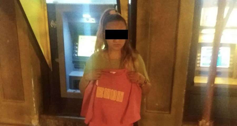 Tânăra care a făcut plajă pe șalupa Poliției Locale ”lovește” din nou. Prinsă la furat!