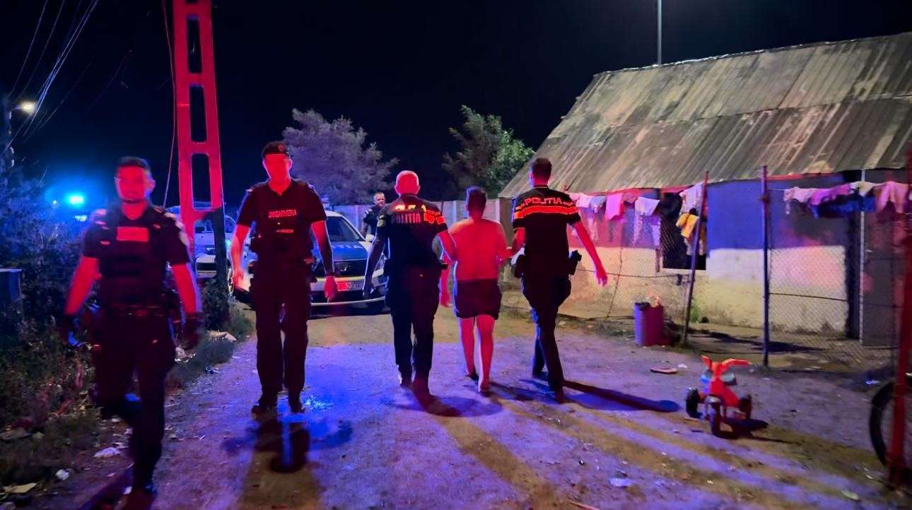 Bătaie generală a izbucnit la o petrecere, cu implicarea a zeci de persoane.