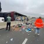 Tir încărcat cu gunoi rasturnat la Ghiroda