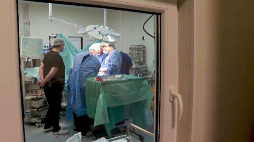 Fetița de 12 ani din Lupeni care s-a sinucis, iar organele ei au salvat trei vieți. Tragedia a fost marcată și de moartea tatălui ei, care nu a suportat vestea.