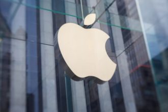 Noua interfață Apple pentru iPhone, iPad și Mac, inspirată din Vision Pro, cu un design modernizat și navigare îmbunătățită.