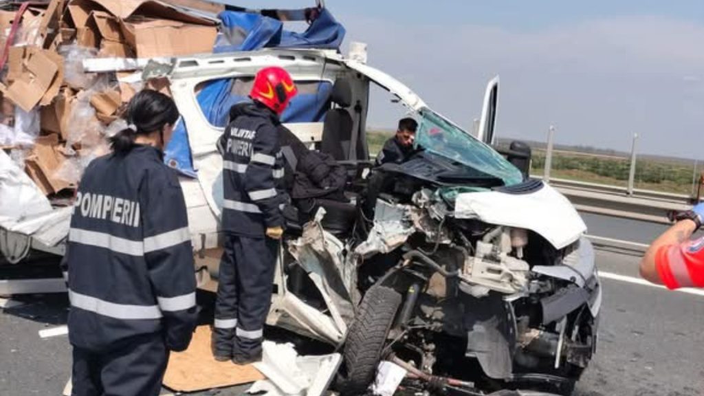 Accident rutier grav pe A1 între Arad și Timișoara, camionetă intrată în tir staționat la Giarmata