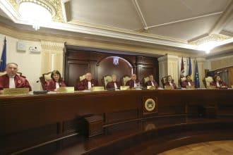 S-a decis constituționalitatea legii pensiilor speciale ale magistraților propusă de Guvernul Bolojan