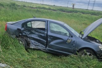Accident rutier pe DN6 – două mașini avariate după impact