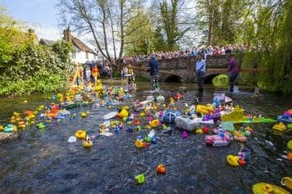 ursa Rățuștelor pe Bega este mai mult decât un eveniment – este o mișcare a comunității care crede în puterea educației și în șansa la un viitor mai bun pentru toți copiii.