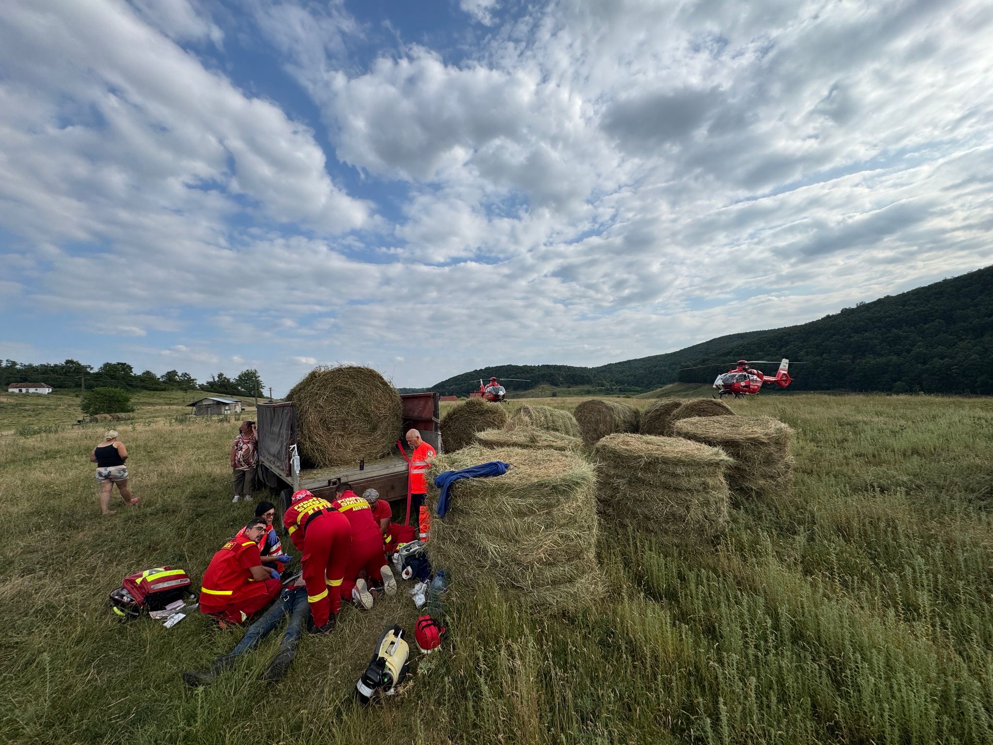 Bărbat strivit de tractor