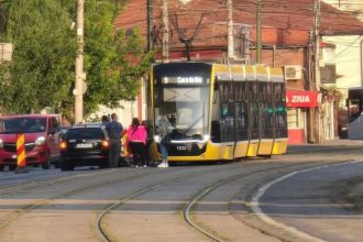 Biciclist lovit de tramvai în Timișoara