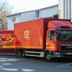 Saci cu bani descoperiți de polițiști într-o autoutilitară cu numere false, implicați în furtul de 10 milioane de lei de la Poșta Română, Timișoara