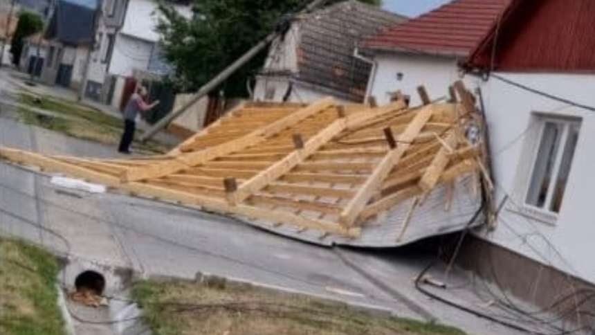 Copil rănit de un acoperiș smuls de vânt în timpul furtunii din Ghilad, județul Timiș