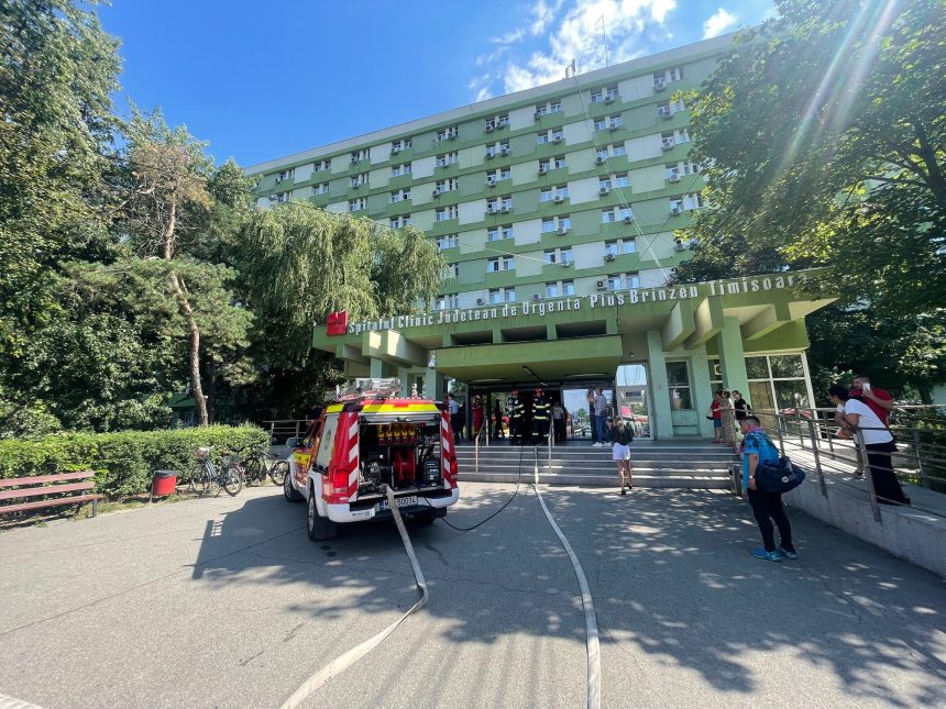 Pompierii intervin la Spitalul Județean Timișoara după un incendiu izbucnit în baia Secției de Diabet, 29 iulie 2025