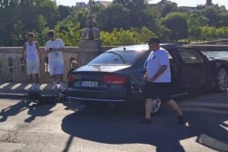 Șofer reținut după ce a lovit intenționat un autoturism pe Podul Mihai Viteazul din Timișoara