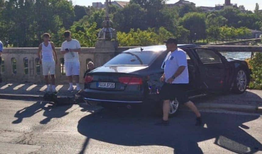Șofer reținut după ce a lovit intenționat un autoturism pe Podul Mihai Viteazul din Timișoara