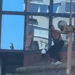 Intervenție pompieri și polițiști la Bastionul Theresia din Timișoara, unde un bărbat amenință că se aruncă în gol