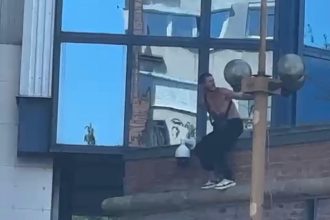 Intervenție pompieri și polițiști la Bastionul Theresia din Timișoara, unde un bărbat amenință că se aruncă în gol