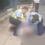 Polițiști locali imobilizează un bărbat recalcitrant pe strada Telegrafului din Timișoara, după o bătaie și un furt