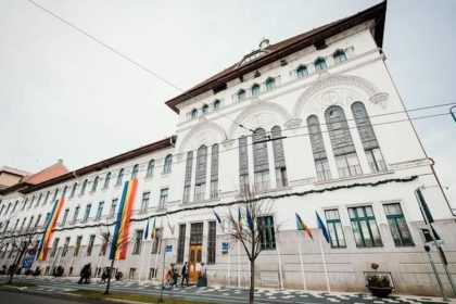Primăria Timișoara cumpără clădirile de pe Bulevardul Vasile Pârvan nr. 5 pentru a amenaja un spațiu recreativ unitar.