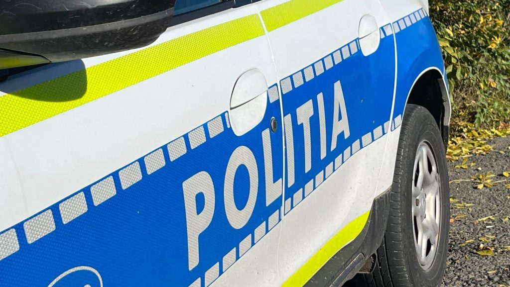 Componente ale unei arme de vânătoare letale descoperite de polițiștii din Lugoj în urma unei percheziții la domiciliu.