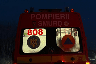Tânărul a fost transportat de urgență la spital. Pe numele șoferului a fost deschis un dosar penal.