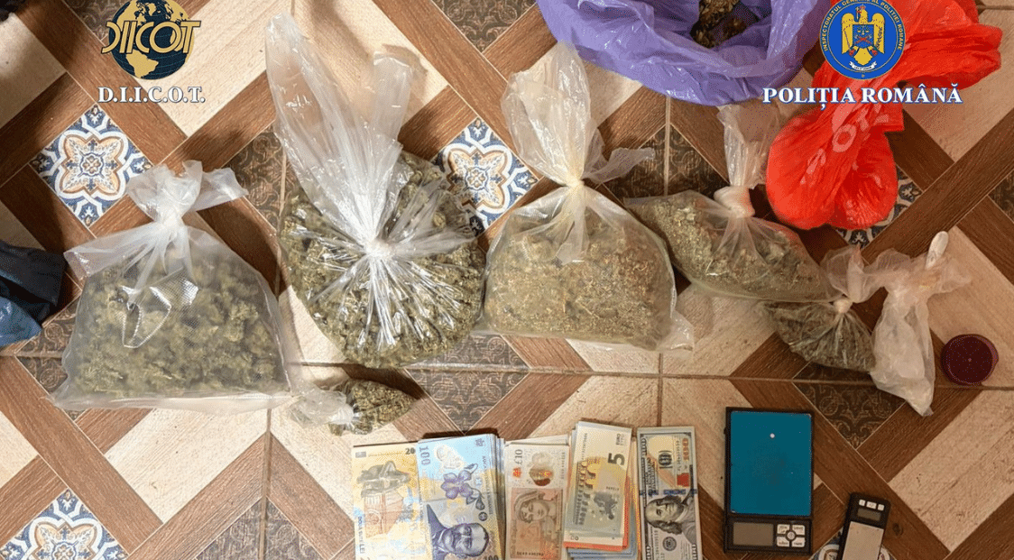 Procurorii DIICOT au descins în mai multe locații din Uivar, județul Timiș, în dosarul traficului de droguri deschis după crima din Cenei.