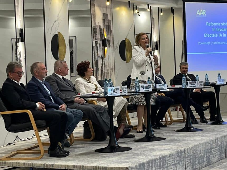 Participanți la conferința din Timișoara despre reforma serviciilor medicale și integrarea inteligenței artificiale