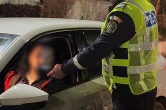 Polițiști rutieri din Timiș oprind un autoturism pentru control, șofer testat pozitiv cu alcool și mașina neînmatriculată
