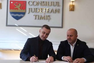 Președintele CJ Timiș Alfred Simonis la semnarea contractelor de finanțare de 45 milioane lei
