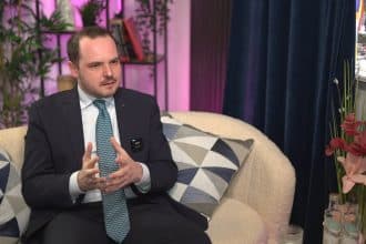 Alexandru Rogobete, Ministrul Sănătății, vorbind despre sistemul de psihiatrie din România în cadrul unui podcast.