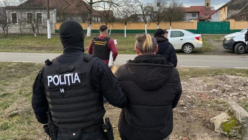 Șase bărbați reținuți după percheziții în Timiș, într-o anchetă privind infracțiuni asupra unor minore