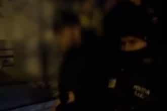 Reținerea unui bărbat urmărit național în Hunedoara.