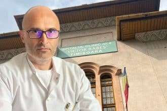 Managerul Cristian Oancea explicând riscurile fenomenului de burnout în rândul personalului medical.