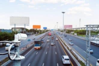 Vedere panoramică a unei șosele de mare viteză din România