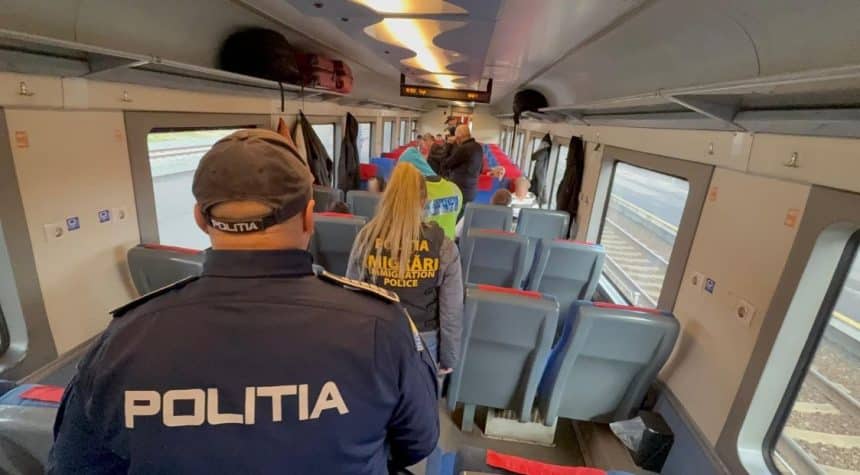 Polițiști desfășurând acțiuni de control și verificare a documentelor