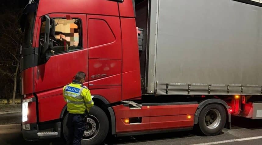 Echipaje de poliție și jandarmerie desfășurând controale în trafic