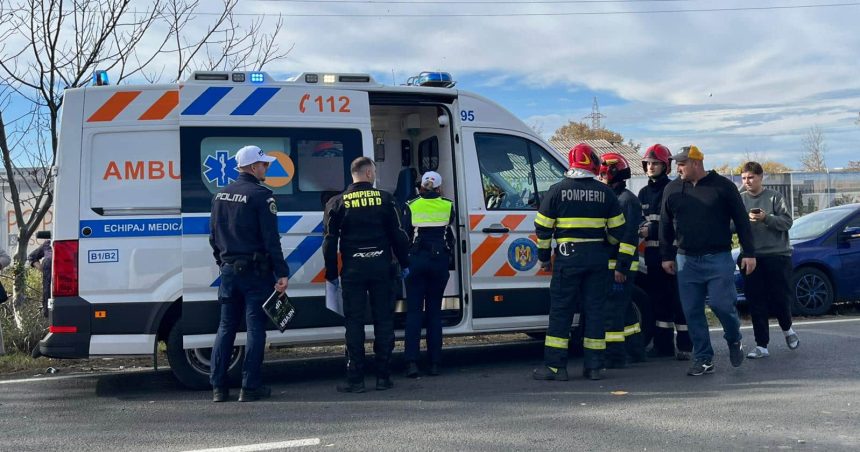 Mașini avariate pe bulevardul 16 Decembrie 1989 din Timișoara în urma unui accident rutier cu o victimă.