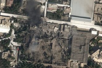 Ruinele complexului fortificat din Teheran după atacul aerian coordonat de Statele Unite și Israel