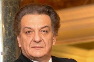 Fostul director al Operei din Timișoara, Cristian Rudic, vizat de o anchetă DNA privind fapte de corupție.