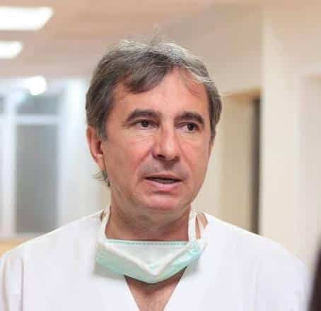 Medicul Dorel Sandesc managerul Spitalului Clinic Judetean de Urgenta Timisoara vizat de o decizie a instantei