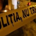 Echipaje de poliție și ambulanță intervenind în apropierea Gării Reșița Nord după găsirea unui tânăr decedat.