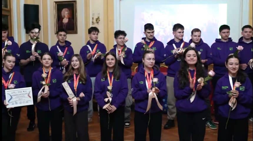 Membrii echipei de robotică Team CSH