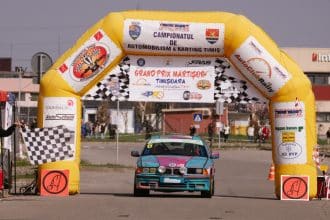 Mașini de raliu în timpul unor drifturi spectaculoase la Grand Prix Mărțișor Timișoara 2026, pe traseul din zona Calea Buziașului