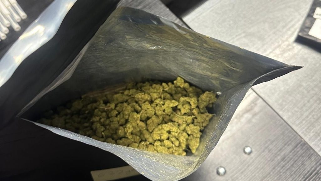 Pachete de canabis confiscate de polițiștii de frontieră la punctul de trecere Nădlac în urma unui flagrant DIICOT Arad.