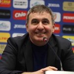 Gheorghe Hagi la conferința de presă FRF, fiind prezentat oficial ca noul selecționer al României după decesul lui Mircea Lucescu.