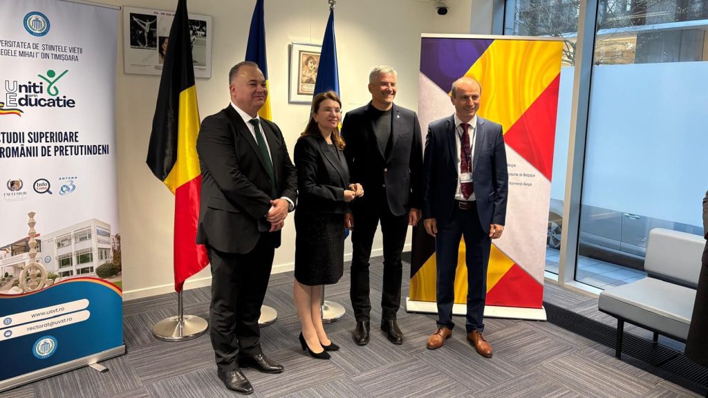 Rectorul USVT Timișoara, Cosmin Alin Popescu, la lansarea campaniei Uniți prin Educație în Belgia, alături de oficialități.