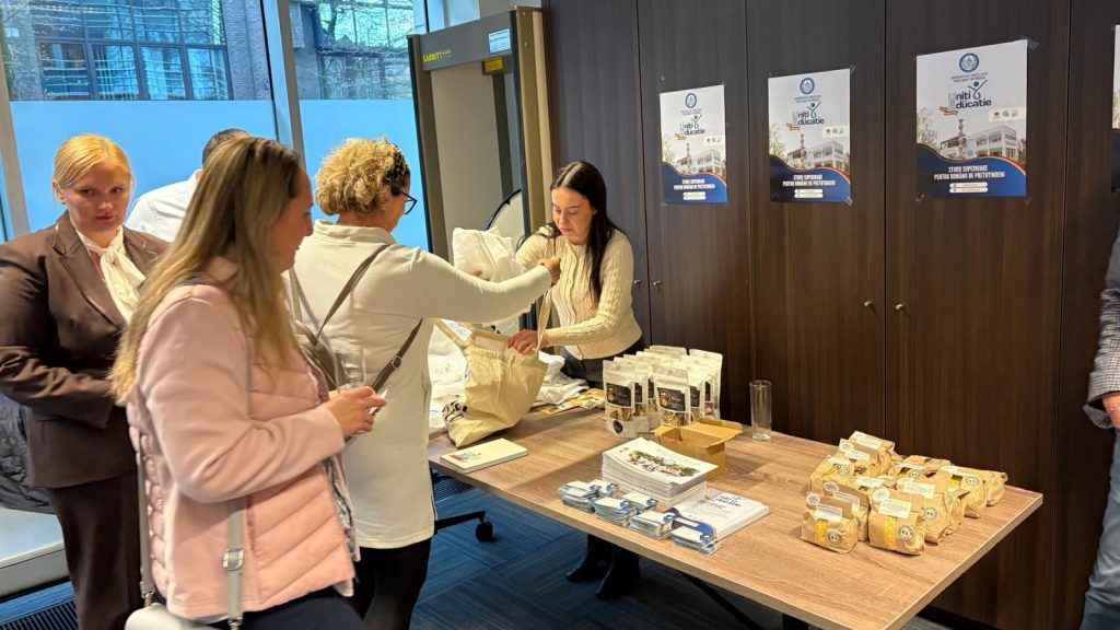 Rectorul USVT Timișoara, Cosmin Alin Popescu, la lansarea campaniei Uniți prin Educație în Belgia, alături de oficialități.