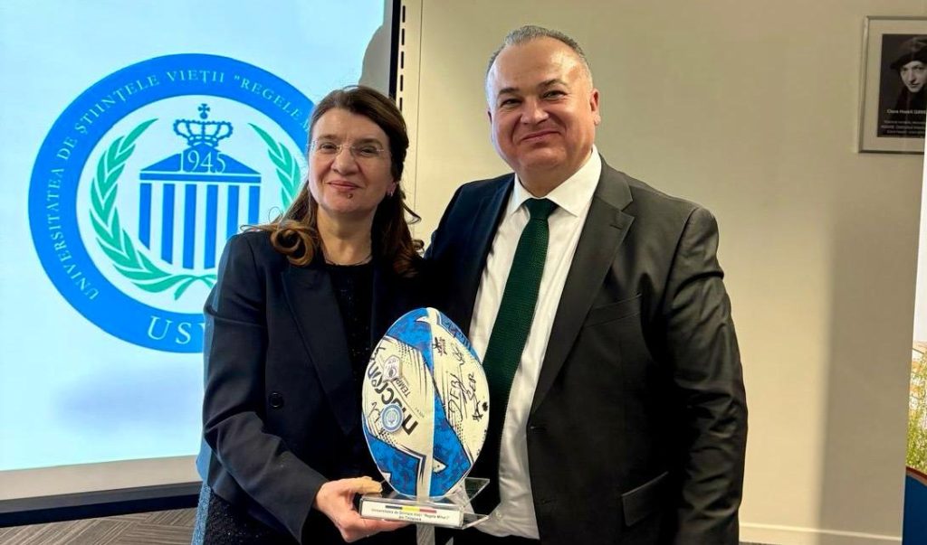 Rectorul USVT Timișoara, Cosmin Alin Popescu, la lansarea campaniei Uniți prin Educație în Belgia, alături de oficialități.