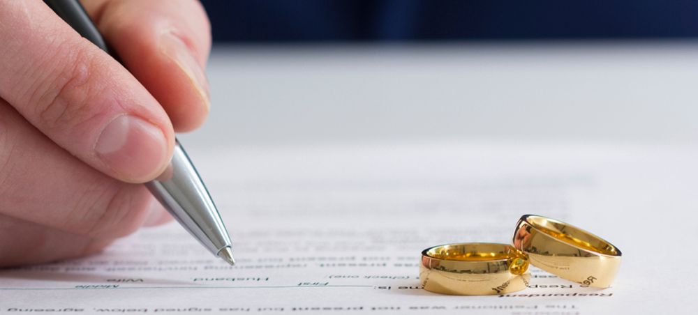 Lege păstrare nume după divorț 2026: Schimbare USR adoptată