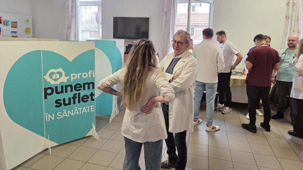 Medici voluntari din Timișoara oferind consultații medicale și analize rapide persoanelor vulnerabile la adăpostul Sfântul Francisc.