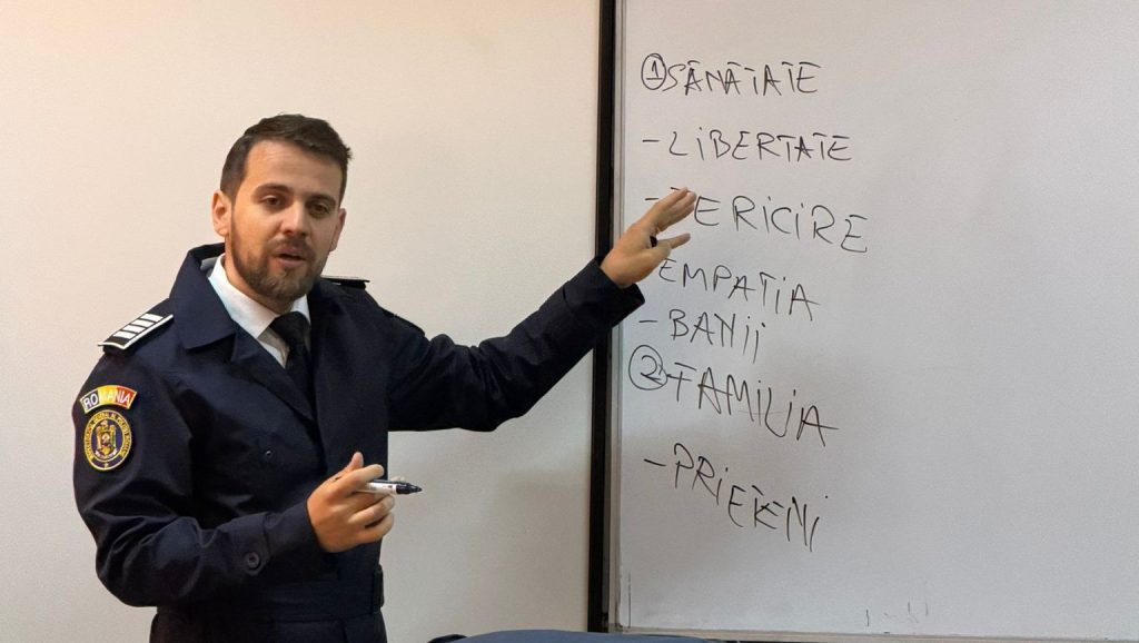 Educație rutieră la Școala Gimnazială Jimbolia: Peste 70 de elevi au învățat regulile de circulație de la polițiștii IPJ Timiș