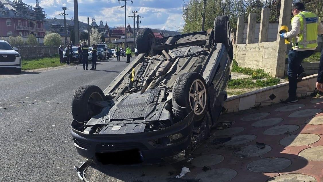 Intervenții contra-cronometru ale pompierilor din Hunedoara. Două victime la Hășdat și patru răniți grav la Bretea Română, după un impact cu o autobasculantă.